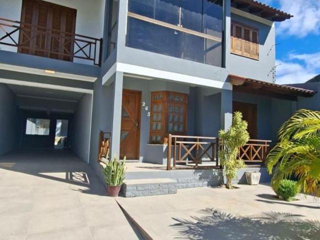 Casa impecável com suíte, piscina e espaço gourmet no Dom Feliciano
