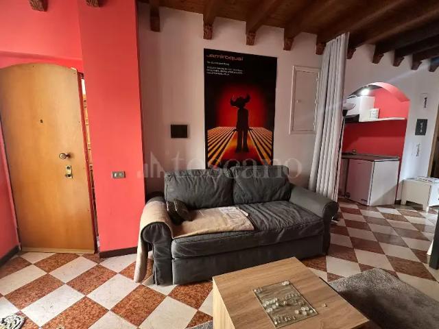 Casa in affitto Via dei Fabbri, Milano rif. 19/2026