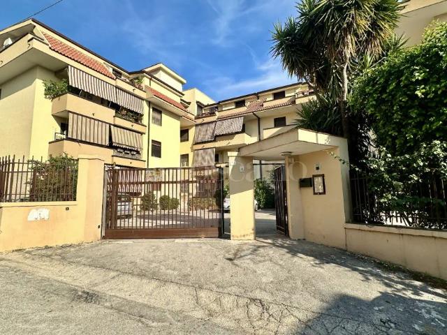 Casa in affitto Via D'Elena, Caserta rif. 16/2026