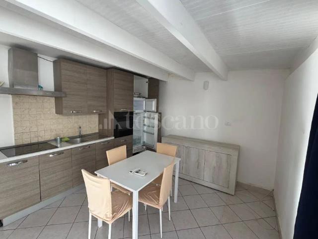 Casa in affitto Via Giulio Petroni, Bari rif. 17/2026
