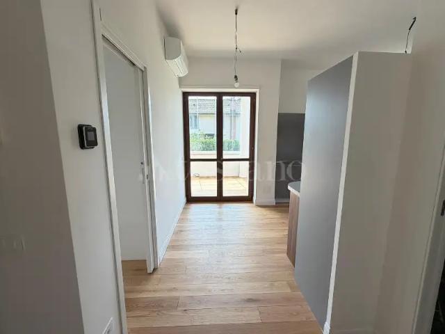 Casa in affitto Via Prassitele, Roma rif. 28/2026