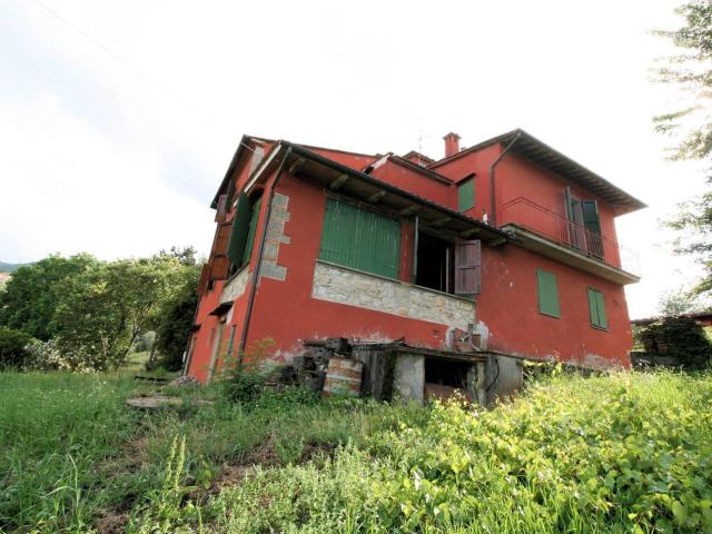 Casa in stile rustico Toscano in posizione panoramica in ven. 250m² Quarrata