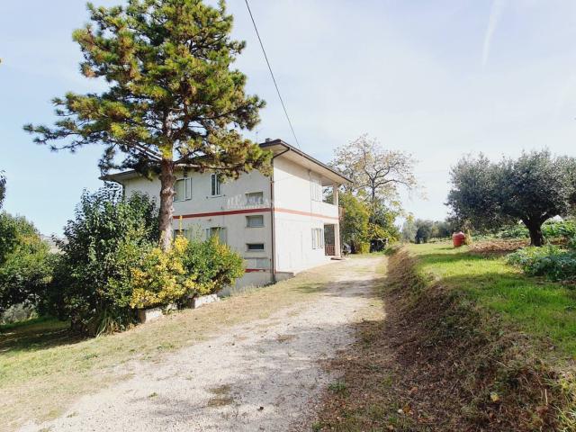 Casa in vendita a Castel di Lama, PIATTONI