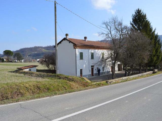 Casa in vendita a Denice