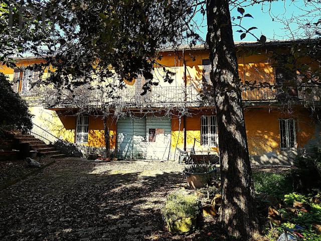Casa in vendita a Mombaldone