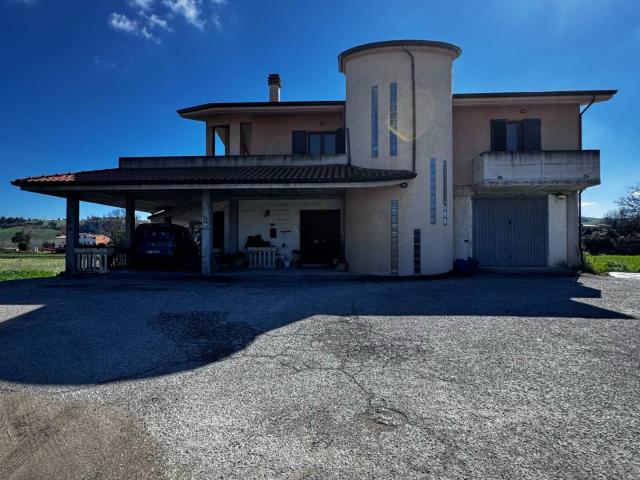 CASA in vendita a Montegiorgio, Piane di Montegiorgio