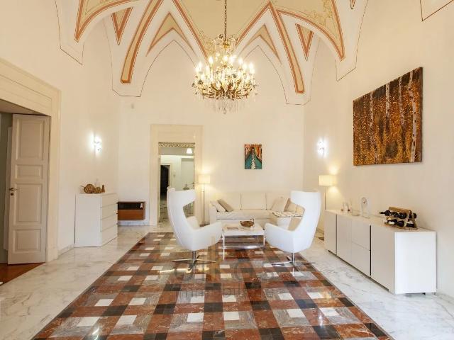 Casa in vendita a Oria, 4 camere, giardino e garage 191m² Oria