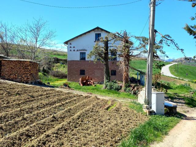 CASA in vendita a Santa Vittoria in Matenano
