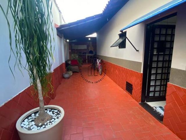 Casa incrível no Bairro Sol Nascente!