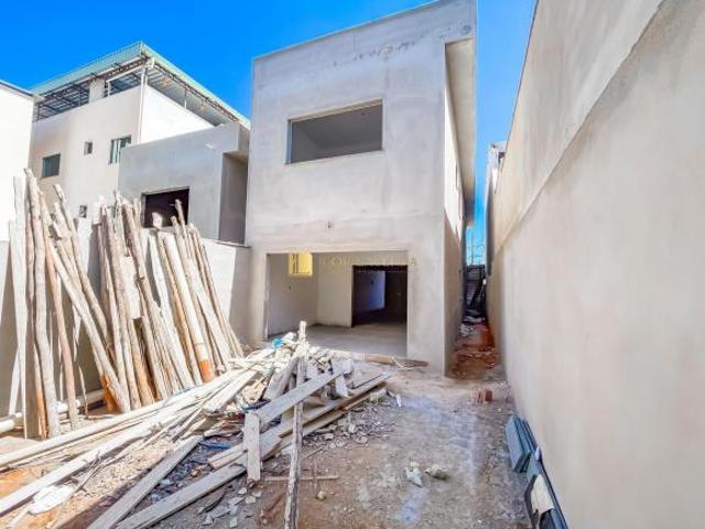 Casa indenpendente à venda no bairro Manoel Corrêa