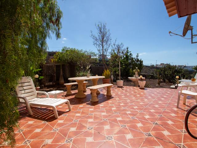 Casa Independiente con apartamentos