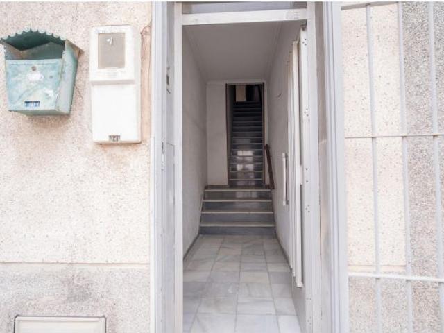 CASA INDEPENDIENTE CON GARAJE ALMACÉN, PATIO Y TERRAZA DE 58 M2 EN ZARANDONA