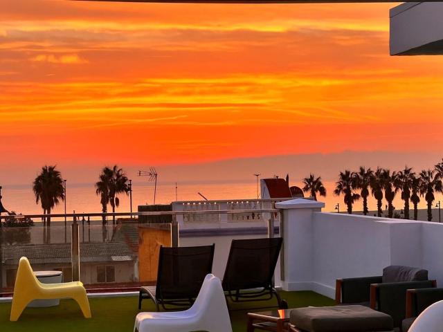 Casa independiente con gran terraza ático y vistas al mar