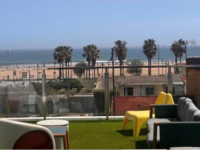 Casa independiente con gran terraza ático y vistas al mar