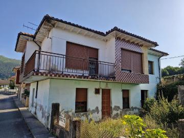 Casa independiente con jardín en San Felices de Buelna Cantabria