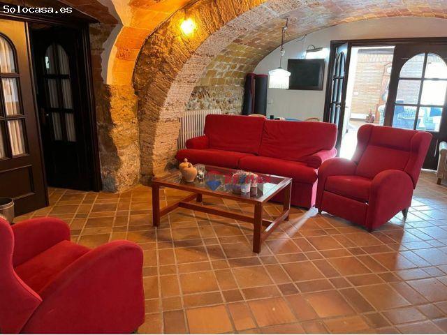 Casa independiente con licencia turística, piscina y gran parcela en Galliners Vilademuls