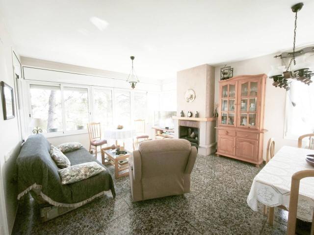 CASA INDEPENDIENTE CON PARCELA 579 M2 URBANIZ. LOS ROSALES DE CUNIT