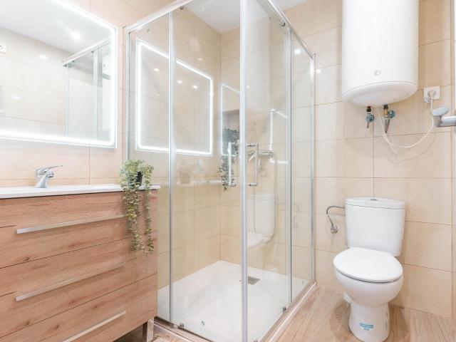 Casa independiente con parcela ¡lista para entrar a vivir! en La Bañeza