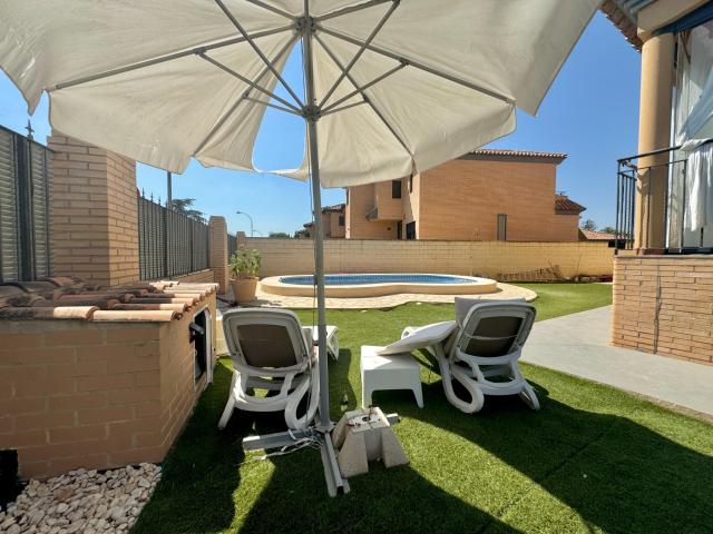 Casa independiente con piscina en la Eliana