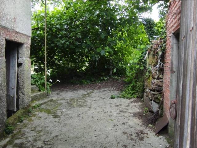 Casa independiente con terreno de 2.000 m² en Gomesende