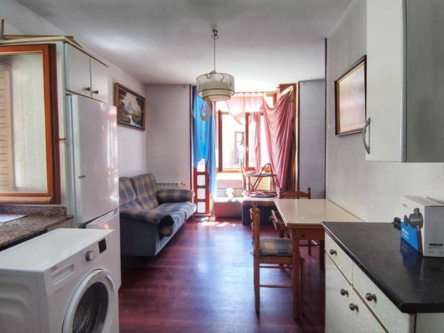 CASA INDEPENDIENTE CON 2 APARTAMENTOS