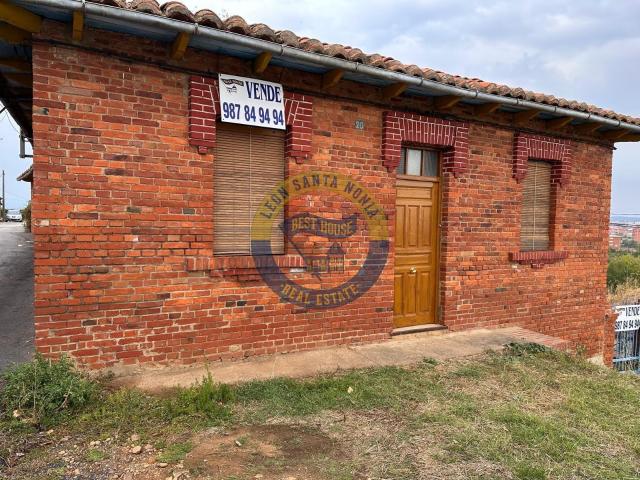Casa independiente a la venta en Oteruelo de la Valdoncina León