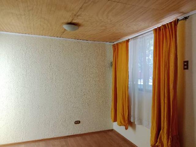 Casa independiente a la calle, para pareja o persona sola
