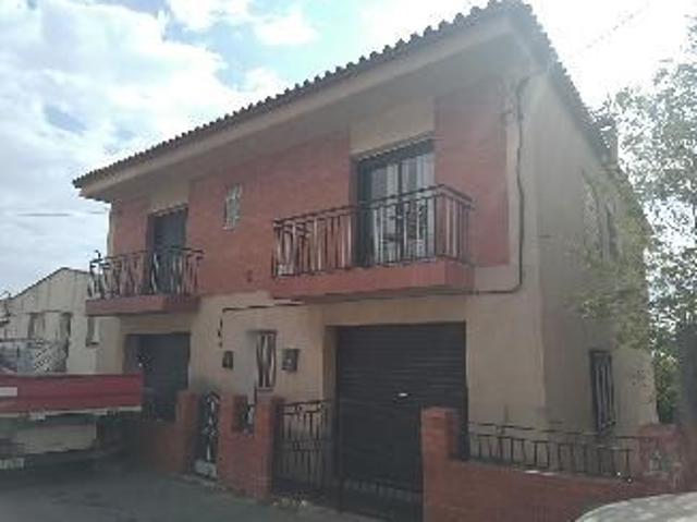 CASA INDEPENDIENTE DE 420 M² EN TERRASSA: ACTIVO ÚNICO PARA INVERSORES POR 281.600 €