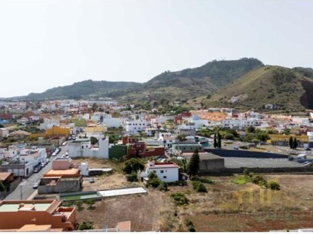 Casa independiente de 4 dormitorios y 340 m² en Tegueste