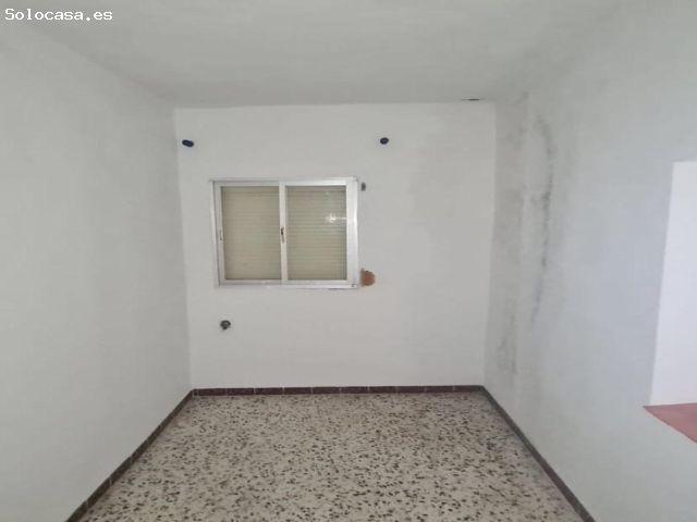 Casa independiente de 4 dormitorios con amplio patio en San García – Algeciras | Sin comisión