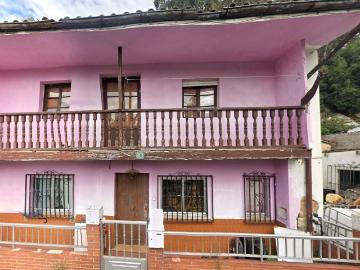 CASA DE 4 DORMITORIOS EN GANZO