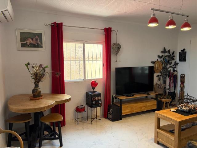 Casa independiente de 62 m² con terrazas y jardín arbolado e. 62m² La Marina
