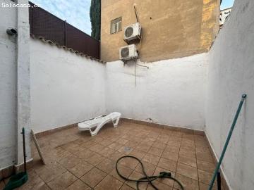 CASA INDEPENDIENTE DE DOS PLANTAS EN LA PUEBLA DE ALFINDEN