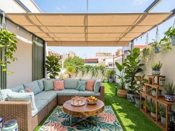 CASA INDEPENDIENTE DE TRES PLANTAS EN ANTONIO DOMÍNGUEZ AMPLITUD, TERRAZA Y UN SINFÍN DE POSIBILIDADES
