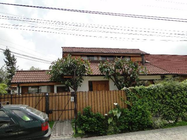 Casa Independiente en Condominio Amoblada