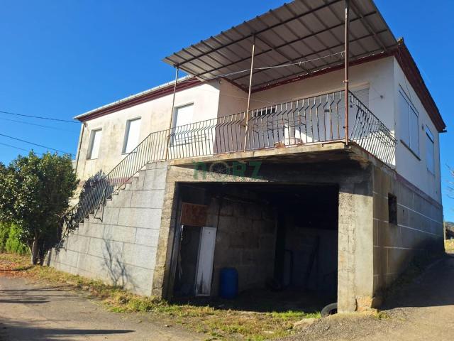 CASA INDEPENDIENTE EN CASTRELO MIÑO