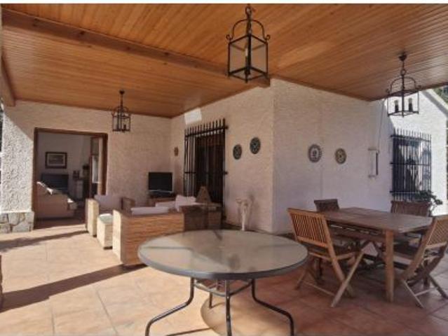CASA INDEPENDIENTE EN PERLETA
