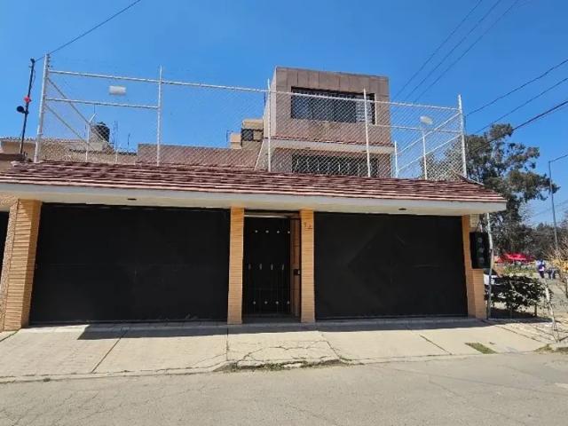 Casa independiente en venta en el Tejocote cerca de UAEM en Texcoco, México