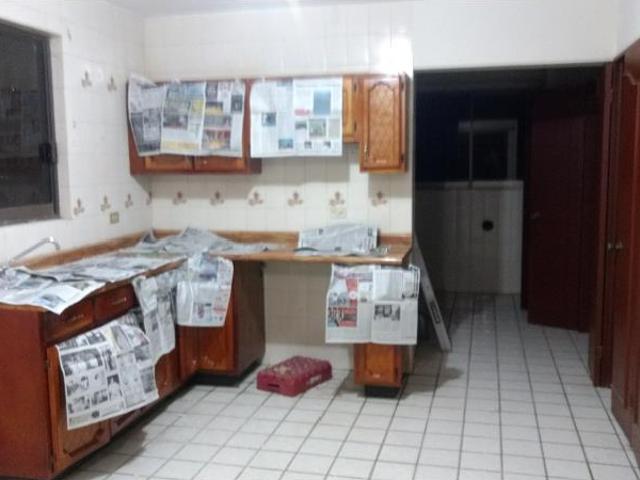 Casa independiente en renta en San Isidro, Torreón: Espaciosa y bien ubicada