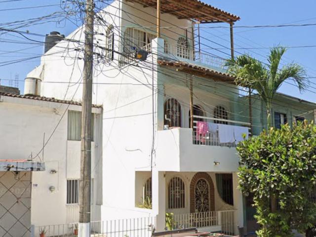 Casa independiente en venta en Santa María, Puerto Vallarta: oportunidad residencial