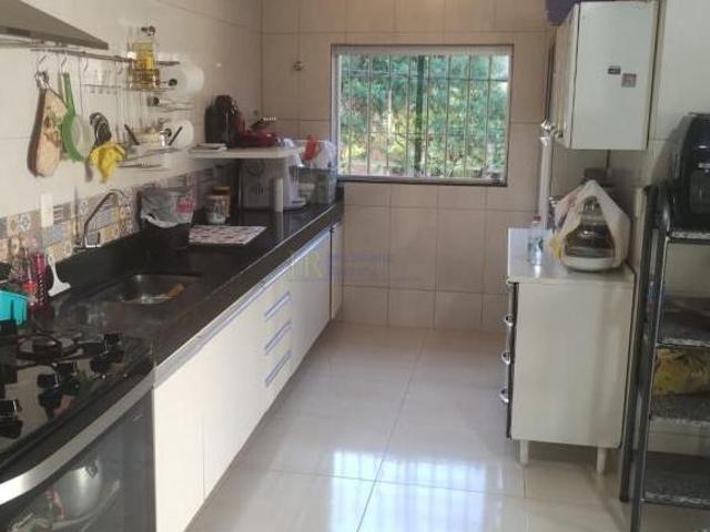 casa individual 03 quartos com lojas