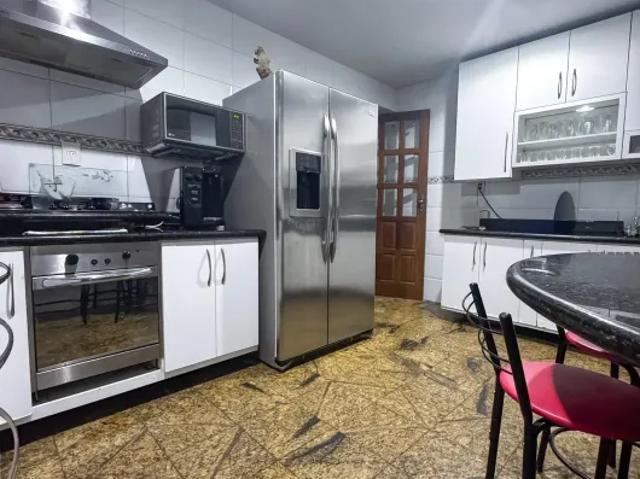 Casa Individual 4 quartos em Jardim Camburi