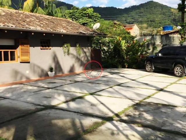 CASA INDIVIDUAL COM 3 QUARTOS,PISCINA,ACADEMIA,AREA GOURMET,6 VAGAS,1300M2 DE TERRENO,PERTO DE TOD