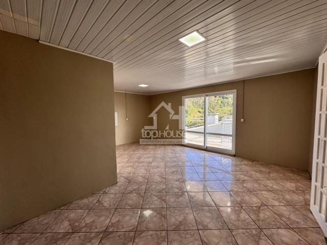 CASA INDIVIDUAL DE 3 DORMITORIOS