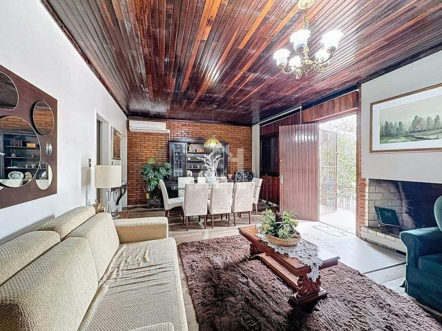 CASA INDIVIDUAL NO SÃO FRANCISCO