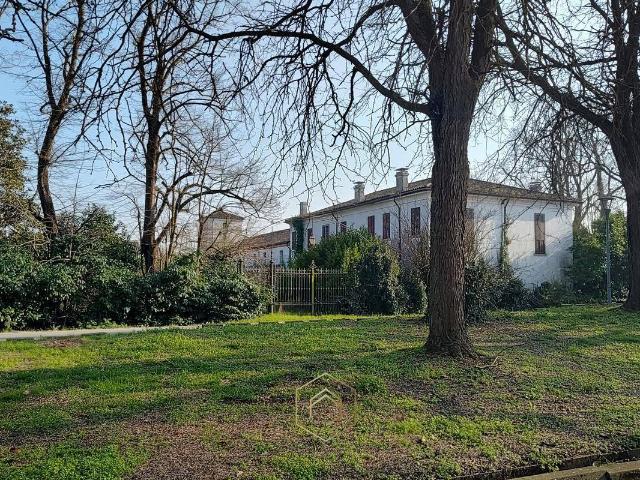 Casa indipendente 45 vani 1176mq