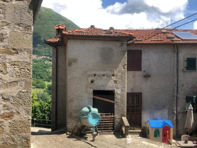 Casa indipendente 5 vani 100mq