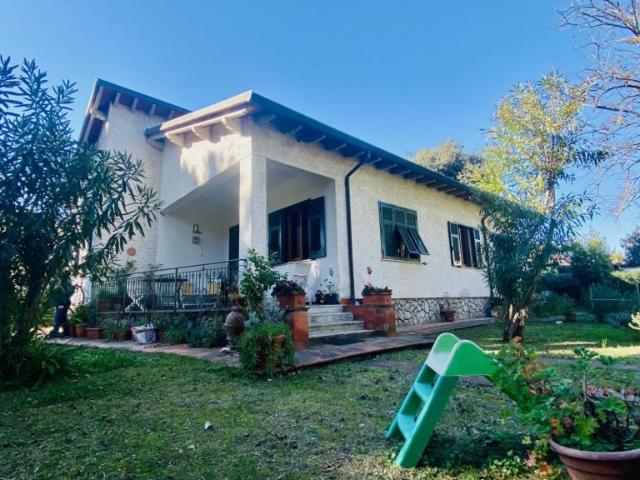 Casa indipendente 5 vani 140mq