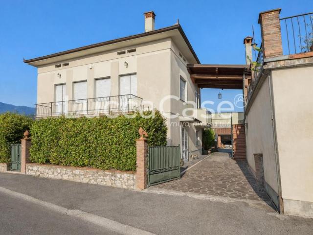 Casa indipendente 5 vani 200mq