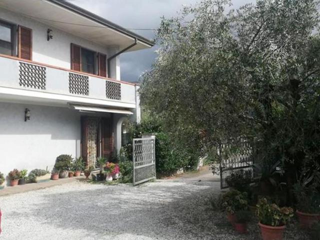 Casa indipendente 5 vani 218mq